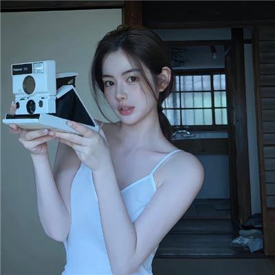 一个隐形女孩的自白封面